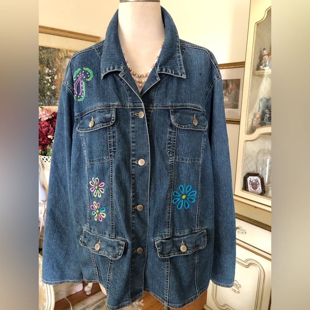 Adrianna Sport denim jacket embroidered peace symbol/flowers/butterfly size L